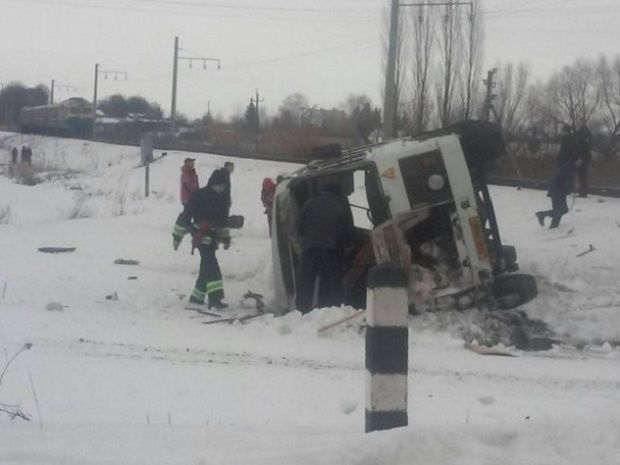 Внаслідок ДТП водій автобуса загинув / dsns.gov.ua Внаслідок ДТП водій автобуса загинув / dsns.gov.ua