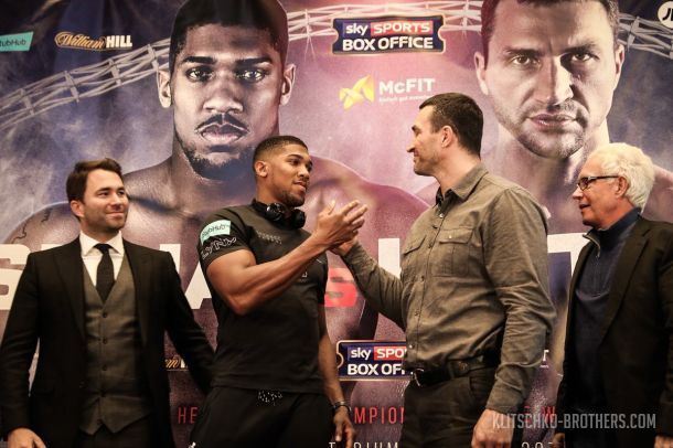 Многие специалисты ставят на Кличко из-за его опыта / klitschko-brothers.com Многие специалисты ставят на Кличко из-за его опыта / klitschko-brothers.com