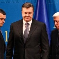 Луценко анонсировал конфискацию в 2018 году еще 5 миллиардов гривень Януковича и Ко