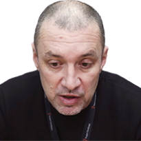 то подкупили, кого-то убедили, что Украина разваливается"