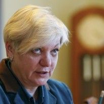 Ex-NBU head Gontareva says her country house outside Kyiv burned in arson attack (Video)