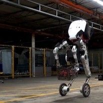 "Дочка" Google воплотила в жизнь представление о железном коне: робот ездит на колесах и умеет прыгать (видео)
