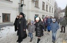 Святогорская лавра встретила беженцев из Авдеевки