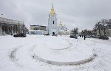 Сегодня Киев продолжит штормить, но снега станет меньше