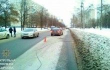 На харківській Салтівці обірвало тролейбусні дроти: пошкоджено три автомобілі (фото)