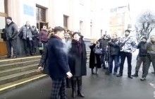 "Ганьба кремлівським агентам!": Савченко не пустили на збройовий завод у Вінниці (відео)