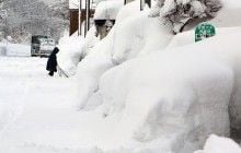 В результате сильного снегопада в Японии почти 1,5 тысячи домов остались без электричества