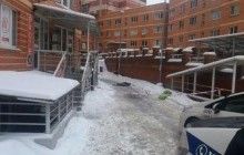 Трагедия в Киеве: на Дарнице женщина выбросила из окна 8-го этажа ребенка и выпрыгнула сама