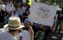 У Мехіко пройшли акції протестів проти планів Трампа побудувати стіну на кордоні (фотогалерея)