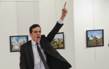 Головний приз World Press Photo виборов знімок убивства російського посла в Туреччині