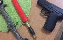 В Киеве в одном из гаражей полиция обнаружила склад боеприпасов (фото)