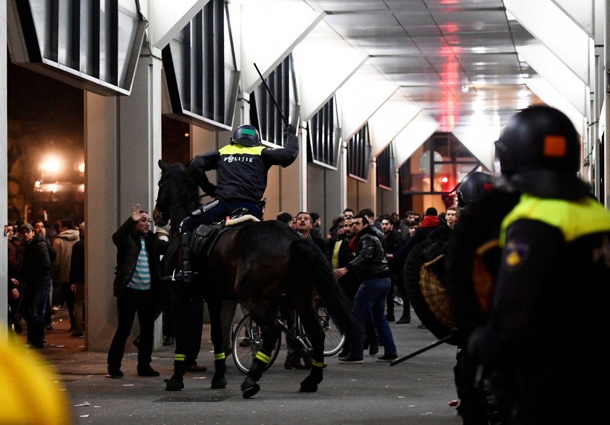 Волнения в Роттердаме / REUTERS