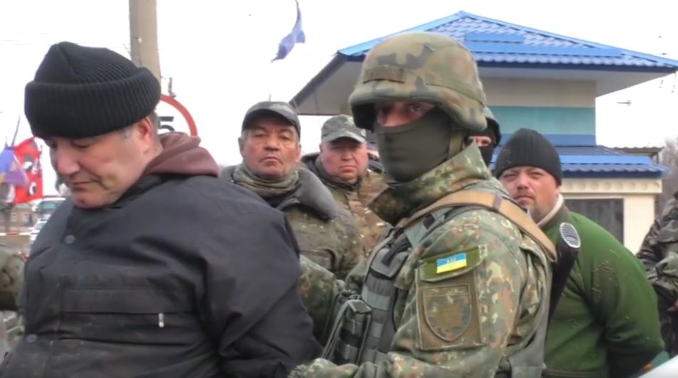 У блокадников в Кривом Торце изъяли оружие / Скриншот У блокадников в Кривом Торце изъяли оружие / Скриншот
