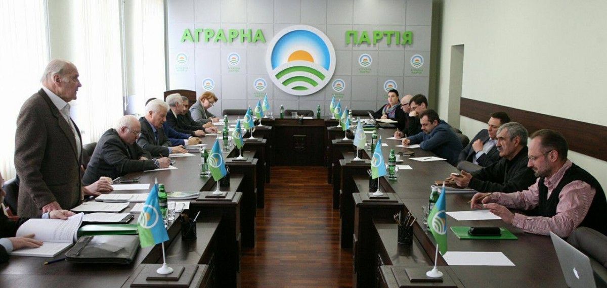 Автори Конституції взялися за розробку нового Основного закону Автори Конституції взялися за розробку нового Основного закону