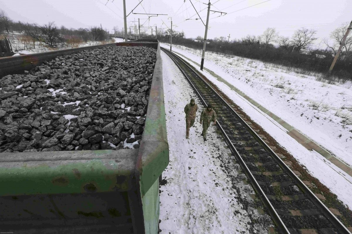 Единственный путь поставок угля  ​​проходит только по железной дороге с территории РФ / фото REUTERS
