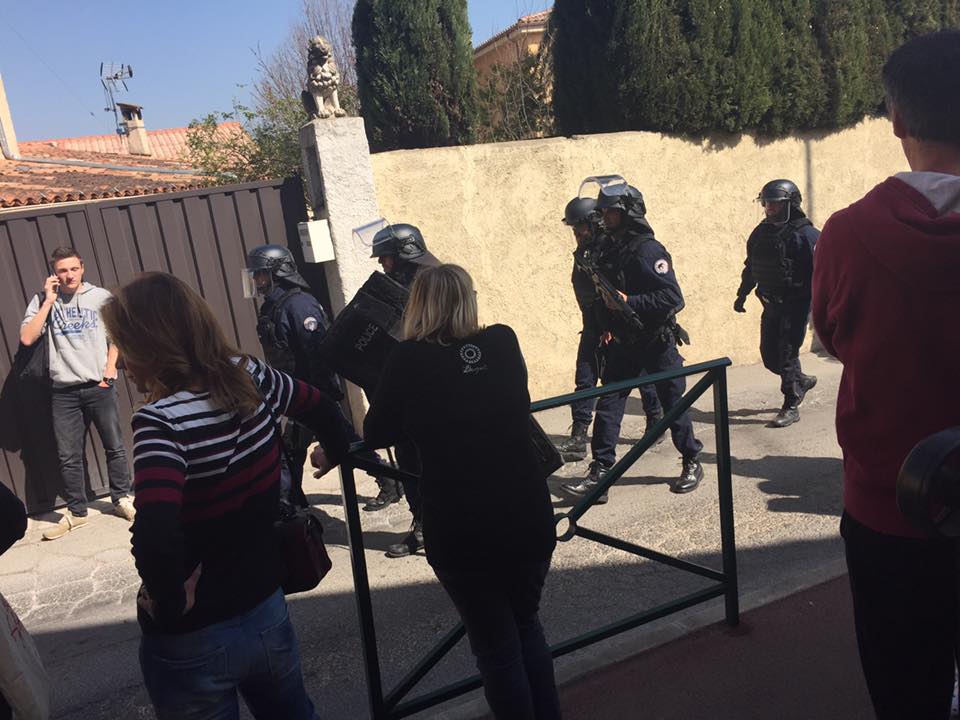 Полиция пока не сообщает, расценивает ли случившееся как теракт / Фото twitter.com/PrisonPlanet Полиция пока не сообщает, расценивает ли случившееся как теракт / Фото twitter.com/PrisonPlanet