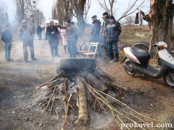 Активисты в Ковеле устроили блокаду / Фото prokovel.com Активисты в Ковеле устроили блокаду / Фото prokovel.com