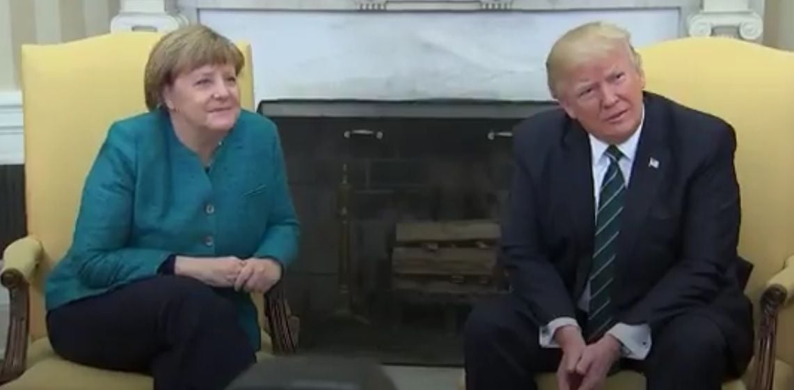 Трамп проігнорував заклики журналістів / Скріншот Трамп проігнорував заклики журналістів / Скріншот