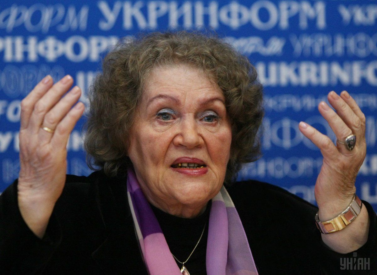 Стало известно, как сейчас выглядит 94-летняя Лина Костенко (фото) Стало известно, как сейчас выглядит 94-летняя Лина Костенко (фото)