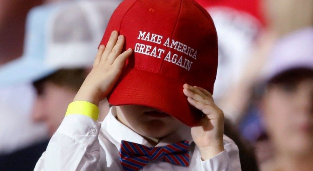 В зеркальном кабинете лжи: