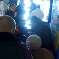 В Никополе зоозащитники ворвались в горсовет из-за решения усыплять бездомных животных (фото)