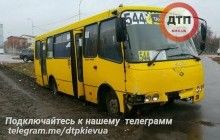 Угонщик маршрутки в Киеве целился в толпу людей - СМИ