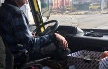 "Порошенку своє посвідчення показуй": у Києві водій маршрутки обматюкав учасника АТО (фото)