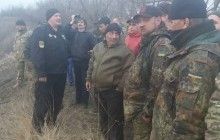 Блокадчики начали восстанавливать разогнанные редуты - хотят "контролировать" выполнение решения СНБО (видео)