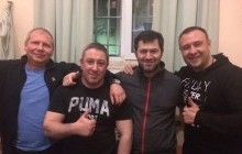 Появилось сделанное перед выходом из СИЗО фото Насирова с сокамерниками