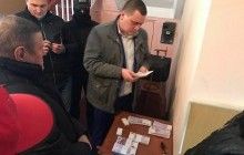 На Київщині затримали сільського голову на хабарі у 250 тисяч євро