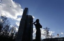 У Києві територію біля пам’ятника Олені Телізі обладнають відеоспостереженням