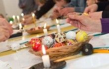 В столичном музее Ивана Гончара детей учат создавать писанки к Пасхе