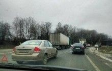 На об’їзній дорозі Львова сталася потрійна ДТП: є постраждалі (фото)