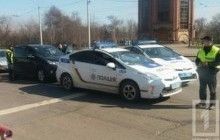 На Дніпропетровщині поліцейські влаштували погоню за джипом, яким кермувала п’яна жінка