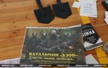 В КГБ Беларуси заявили о задержании 26 активистов с атрибутикой "Азова" и арсеналом оружия (фото, видео)