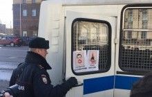 У Москві поліція почала затримувати учасників акції протесту проти корупції (фото, наживо)