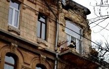 В центре Одессы обрушился фасад 100-летнего жилого дома (фото)