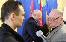Миллионные пособия для карманной общественности