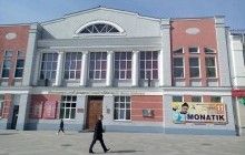 Гройсман не узнал Монатика, приняв его за кандидата в депутаты (видео)