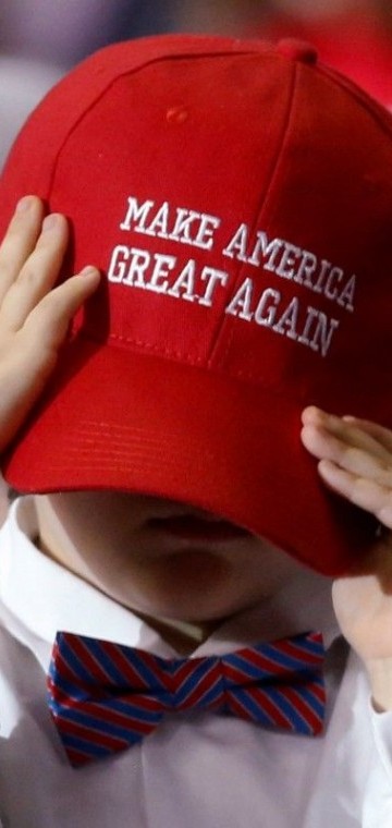 В зеркальном кабинете лжи: