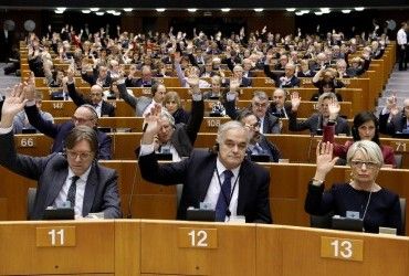 В Європарламенті побільшало прихильників повної конфіскації активів РФ, - DW