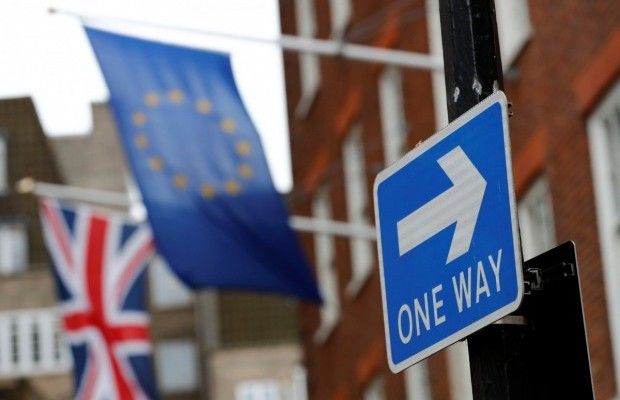 Гастролі в Європі під загрозою через Brexit: Елтон Джон, Стінг та ще сотня британських зірок у розгубленості