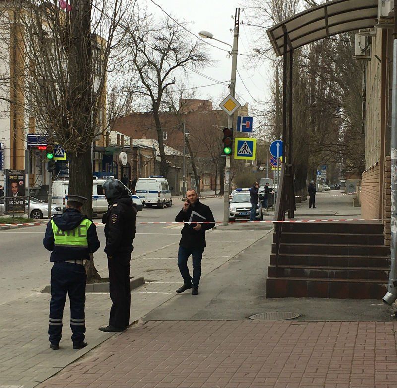 Неподалеку от места происшествия находится школа / twitter.com/BRostov Неподалеку от места происшествия находится школа / twitter.com/BRostov