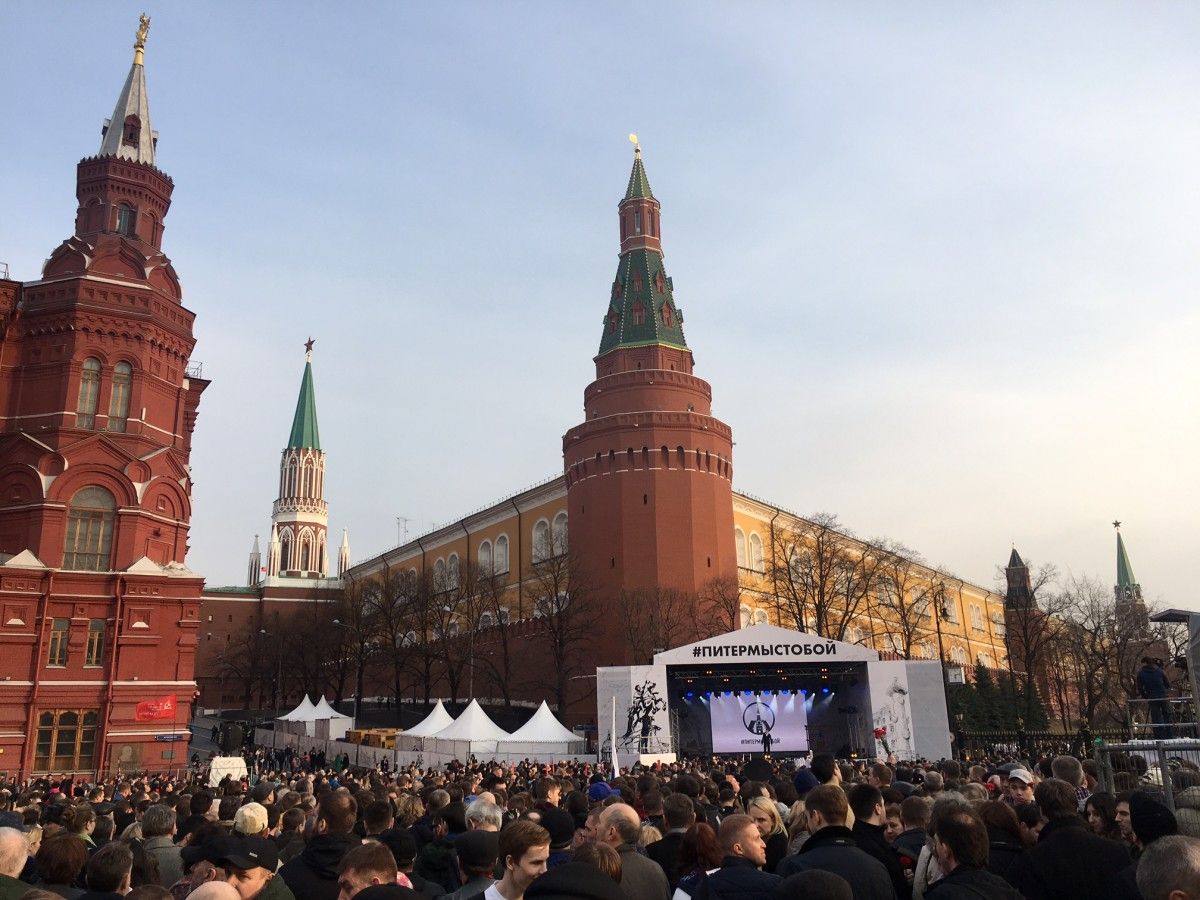 Аналогічні акції пройшли в інших великих містах Росії / Фото УНІАН Аналогічні акції пройшли в інших великих містах Росії / Фото УНІАН