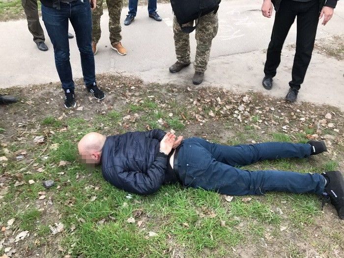 Чоловік попався на гарячому / СБУ Чоловік попався на гарячому / СБУ
