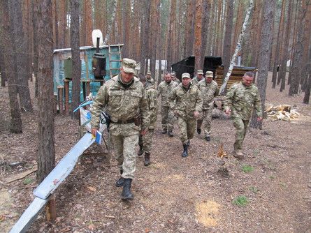 Керівники Тернопільщині доставили в зону АТО для тернопільських військовослужбовців паски та необхідні речі Керівники Тернопільщині доставили в зону АТО для тернопільських військовослужбовців паски та необхідні речі