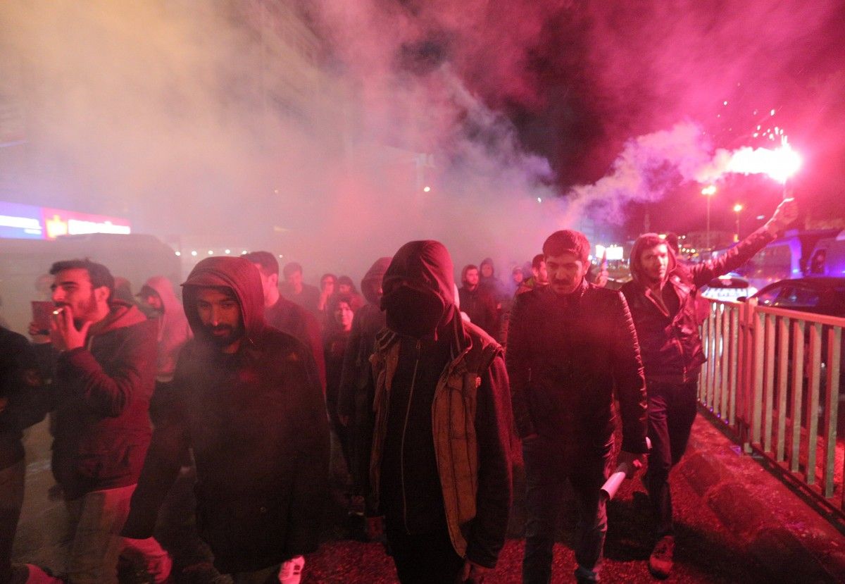 Протестувальники в Туреччині / REUTERS Протестувальники в Туреччині / REUTERS