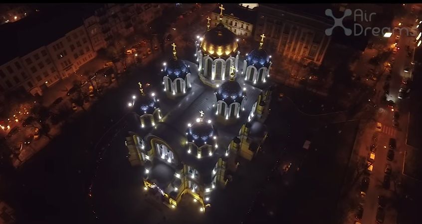 Церкви Киева показали в пасхальную ночь / Скриншот Церкви Киева показали в пасхальную ночь / Скриншот