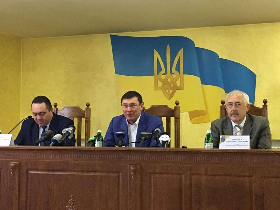 Луценко впевнений, що Соболя не треба вчити роботі керівника обласної прокуратури / Фото gp.gov.ua Луценко впевнений, що Соболя не треба вчити роботі керівника обласної прокуратури / Фото gp.gov.ua