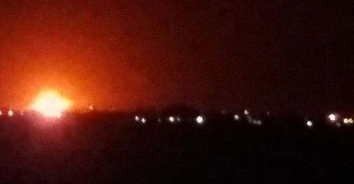 Взрыв близ арэопорта Дамаска / @WithinSyriaBlog Взрыв близ арэопорта Дамаска / @WithinSyriaBlog